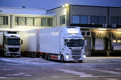 Big White Refrigerated Cargo Truck At Warehouse in Winter royalty free stock photos Big White Refrigerated Cargo Truck At Warehouse in Winter royalty free stock photos