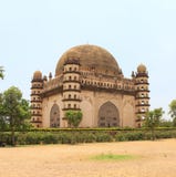 Bijapur Karnataka Indien för för Gol gumbazslott och mausoleum arkivfoton Bijapur Karnataka Indien för för Gol gumbazslott och mausoleum arkivfoton