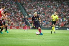 BILBAO, ESPANHA - 28 DE AGOSTO: Leo Messi do FC Barcelona na ação durante uma harmonia de liga espanhola entre Athletic Bilbao e imagem de stock BILBAO, ESPANHA - 28 DE AGOSTO: Leo Messi do FC Barcelona na ação durante uma harmonia de liga espanhola entre Athletic Bilbao e imagem de stock