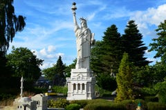 Billund Dani, Lipiec, - 26, 2016: Statua Wolności robić Lego w Legoland Fotografia Stock Billund Dani, Lipiec, - 26, 2016: Statua Wolności robić Lego w Legoland Fotografia Stock