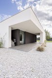 Binnenplaats van modern huis stock afbeeldingen Binnenplaats van modern huis stock afbeeldingen