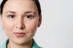 Biometric säkerhet för upptäckt för erkännande för verifikationskvinnaframsida royaltyfria bilder Biometric säkerhet för upptäckt för erkännande för verifikationskvinnaframsida royaltyfria bilder