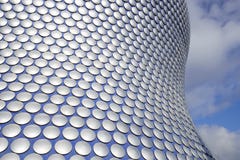 Birmingham, Regno Unito - 6 novembre 2016: Dettaglio esteriore del centro commerciale dell'arena a Birmingham Regno Unito immagine stock Birmingham, Regno Unito - 6 novembre 2016: Dettaglio esteriore del centro commerciale dell'arena a Birmingham Regno Unito immagine stock