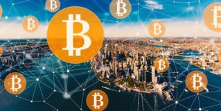 Bitcoin com o Manhattan, NY fotos de stock royalty free Bitcoin com o Manhattan, NY fotos de stock royalty free