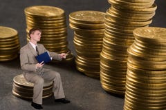 biznesmen liczyć pieniądze young obrazy stock biznesmen liczyć pieniądze young obrazy stock