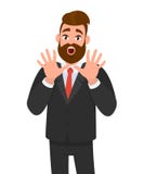 Biznesmen patrzeje szokuję, okaleczam próbować ono ochraniać w oczekiwaniu na niemiłą sytuację, odizolowywający biały tło royalty ilustracja Biznesmen patrzeje szokuję, okaleczam próbować ono ochraniać w oczekiwaniu na niemiłą sytuację, odizolowywający biały tło royalty ilustracja