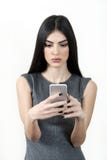 bizneswomanu telefon komórkowy przesyłanie wiadomości tekst zdjęcie stock bizneswomanu telefon komórkowy przesyłanie wiadomości tekst zdjęcie stock