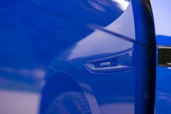BLAUES JAGUAR SUV F-PACE R-SPORT lizenzfreies stockfoto BLAUES JAGUAR SUV F-PACE R-SPORT lizenzfreies stockfoto