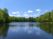 Bliźniaczy jeziora przy Bushkill Spadają przy Poconos, Pennsylwania zdjęcia stock Bliźniaczy jeziora przy Bushkill Spadają przy Poconos, Pennsylwania zdjęcia stock