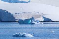 Bloco do iceberg e de gelo na Antártica fotos de stock Bloco do iceberg e de gelo na Antártica fotos de stock