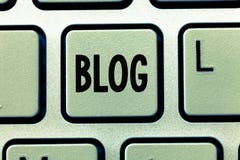Blogue do texto da escrita da palavra Conceito do negócio para de Ao página da web actualizado do Web site regularmente redigido foto de stock Blogue do texto da escrita da palavra Conceito do negócio para de Ao página da web actualizado do Web site regularmente redigido foto de stock