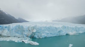 Blok lodowy spadać Perito Moreno lodowiec, El Calafate, obrazy royalty free Blok lodowy spadać Perito Moreno lodowiec, El Calafate, obrazy royalty free