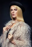 Blondine in der Melone lizenzfreies stockfoto Blondine in der Melone lizenzfreies stockfoto