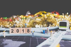 Bloque de madera número 2018 de la gente de la estructura miniatura del trabajador imagen de archivo libre de regalías Bloque de madera número 2018 de la gente de la estructura miniatura del trabajador imagen de archivo libre de regalías