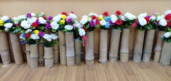 Blume coppy an gesetzt dem Holz lizenzfreie stockfotos Blume coppy an gesetzt dem Holz lizenzfreie stockfotos