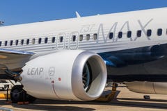 Boeing 737 MAX με τη μηχανή πηδήματος στοκ εικόνες με δικαίωμα ελεύθερης χρήσης Boeing 737 MAX με τη μηχανή πηδήματος στοκ εικόνες με δικαίωμα ελεύθερης χρήσης