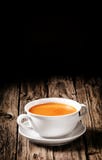 Bol de soupe faite maison délicieuse à carotte photo libre de droits Bol de soupe faite maison délicieuse à carotte photo libre de droits