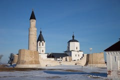 Bolgar, Tartaristán Cristianismo e Islam junto Complejo del alminar e iglesia grandes de Assumtion en ruinas fotos de archivo libres de regalías Bolgar, Tartaristán Cristianismo e Islam junto Complejo del alminar e iglesia grandes de Assumtion en ruinas fotos de archivo libres de regalías