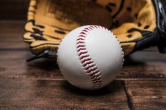 Bollbaseball med handsken royaltyfria foton Bollbaseball med handsken royaltyfria foton