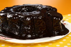 Bolo de Bundt do chocolate foto de stock royalty free Bolo de Bundt do chocolate foto de stock royalty free