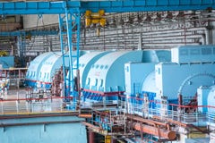 Bomba eléctrica en la sala de máquinas para las turbinas de vapor de la central nuclear de Kursk imagenes de archivo Bomba eléctrica en la sala de máquinas para las turbinas de vapor de la central nuclear de Kursk imagenes de archivo