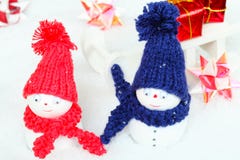 Bonhommes de neige, traîneaux, cadeaux Images libres de droits Bonhommes de neige, traîneaux, cadeaux Images libres de droits