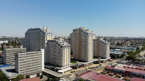 Bostads- komplexa Meryton i mitten av Krasnodar royaltyfria bilder Bostads- komplexa Meryton i mitten av Krasnodar royaltyfria bilder
