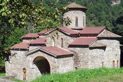 Bosättning Magas Mellersta tempel Alans Karachay-Cherkess republik, Zelenchugsky område Arkhyz norr panorama för caucasus liggand Royaltyfri Bild Bosättning Magas Mellersta tempel Alans Karachay-Cherkess republik, Zelenchugsky område Arkhyz norr panorama för caucasus liggand Royaltyfri Bild