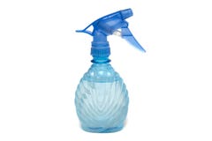Botella transparente azul del espray, aislante en un blanco foto de archivo Botella transparente azul del espray, aislante en un blanco foto de archivo