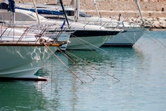 Boten in haven stock afbeelding Boten in haven stock afbeelding