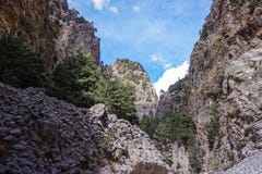 On both sides there are mountains with some trees standing Stock Photography On both sides there are mountains with some trees standing Stock Photography