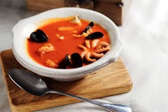 Bouillabaisse, minestra francese dei pesci fotografia stock Bouillabaisse, minestra francese dei pesci fotografia stock