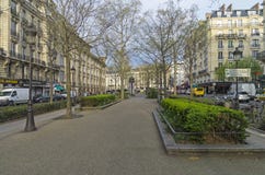 Boulevard Clichy tidigt på morgonen france paris Royaltyfria Foton Boulevard Clichy tidigt på morgonen france paris Royaltyfria Foton