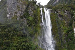 Bowen se cae cierre de Milford Sound para arriba fotos de archivo Bowen se cae cierre de Milford Sound para arriba fotos de archivo