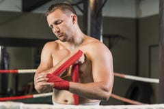 Boxeur avant combat image libre de droits Boxeur avant combat image libre de droits
