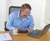 Boze Mens op het werk royalty-vrije stock afbeelding Boze Mens op het werk royalty-vrije stock afbeelding