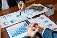 'brainstorming' επιχειρησιακών εταιρικό ομάδων, στρατηγική προγραμματισμού που έχει μια επένδυση ανάλυσης συζήτησης που ερευνά με στοκ φωτογραφία 'brainstorming' επιχειρησιακών εταιρικό ομάδων, στρατηγική προγραμματισμού που έχει μια επένδυση ανάλυσης συζήτησης που ερευνά με στοκ φωτογραφία