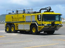 Brandvrachtwagen in Prinses Juliana Airport, St. Maarten royalty-vrije stock fotografie Brandvrachtwagen in Prinses Juliana Airport, St. Maarten royalty-vrije stock fotografie