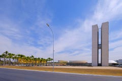 Brasilia, el Brasil, el 7 de agosto de 2018: El congreso nacional del Brasil en Brasilia, diseñado por Oscar Niemeyer, el Brasil imagenes de archivo Brasilia, el Brasil, el 7 de agosto de 2018: El congreso nacional del Brasil en Brasilia, diseñado por Oscar Niemeyer, el Brasil imagenes de archivo