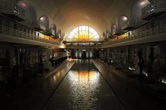 Brede hoekmening van het Museum van La Piscine van Kunst en Industrie, Roubaix Frankrijk stock fotografie Brede hoekmening van het Museum van La Piscine van Kunst en Industrie, Roubaix Frankrijk stock fotografie