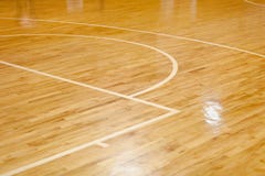 Bretterboden des Basketballplatzes lizenzfreie stockfotografie Bretterboden des Basketballplatzes lizenzfreie stockfotografie