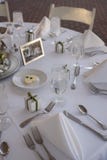 Bridal букет в вазе на таблице приема стоковые фото Bridal букет в вазе на таблице приема стоковые фото