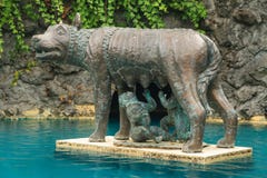 Bronsstaty av Romulus och Remus och Roman Wolf arkivbilder Bronsstaty av Romulus och Remus och Roman Wolf arkivbilder