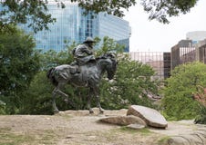 Bronze Cowboy on Horse Sculpture, Pioneer Plaza, Dallas stock photography Bronze Cowboy on Horse Sculpture, Pioneer Plaza, Dallas stock photography