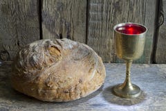 Brood en wijn het heilige symbool van het kerkgemeenschapteken stock afbeeldingen Brood en wijn het heilige symbool van het kerkgemeenschapteken stock afbeeldingen