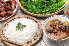 Broodjescha, Vietnamese noedelschotel stock afbeeldingen Broodjescha, Vietnamese noedelschotel stock afbeeldingen