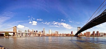 Brooklin e Manhattan getta un ponte su catturato dal quay fotografia stock Brooklin e Manhattan getta un ponte su catturato dal quay fotografia stock
