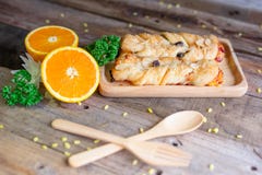 Brotchips mit Rosinen und Mandel lizenzfreies stockfoto Brotchips mit Rosinen und Mandel lizenzfreies stockfoto