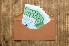 Brown-Umschlag mit Eurowährung stockfotografie Brown-Umschlag mit Eurowährung stockfotografie