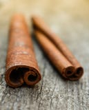 bruine het ingredi?ntenmacro van het pijpjes kaneelaroma royalty-vrije stock fotografie bruine het ingredi?ntenmacro van het pijpjes kaneelaroma royalty-vrije stock fotografie